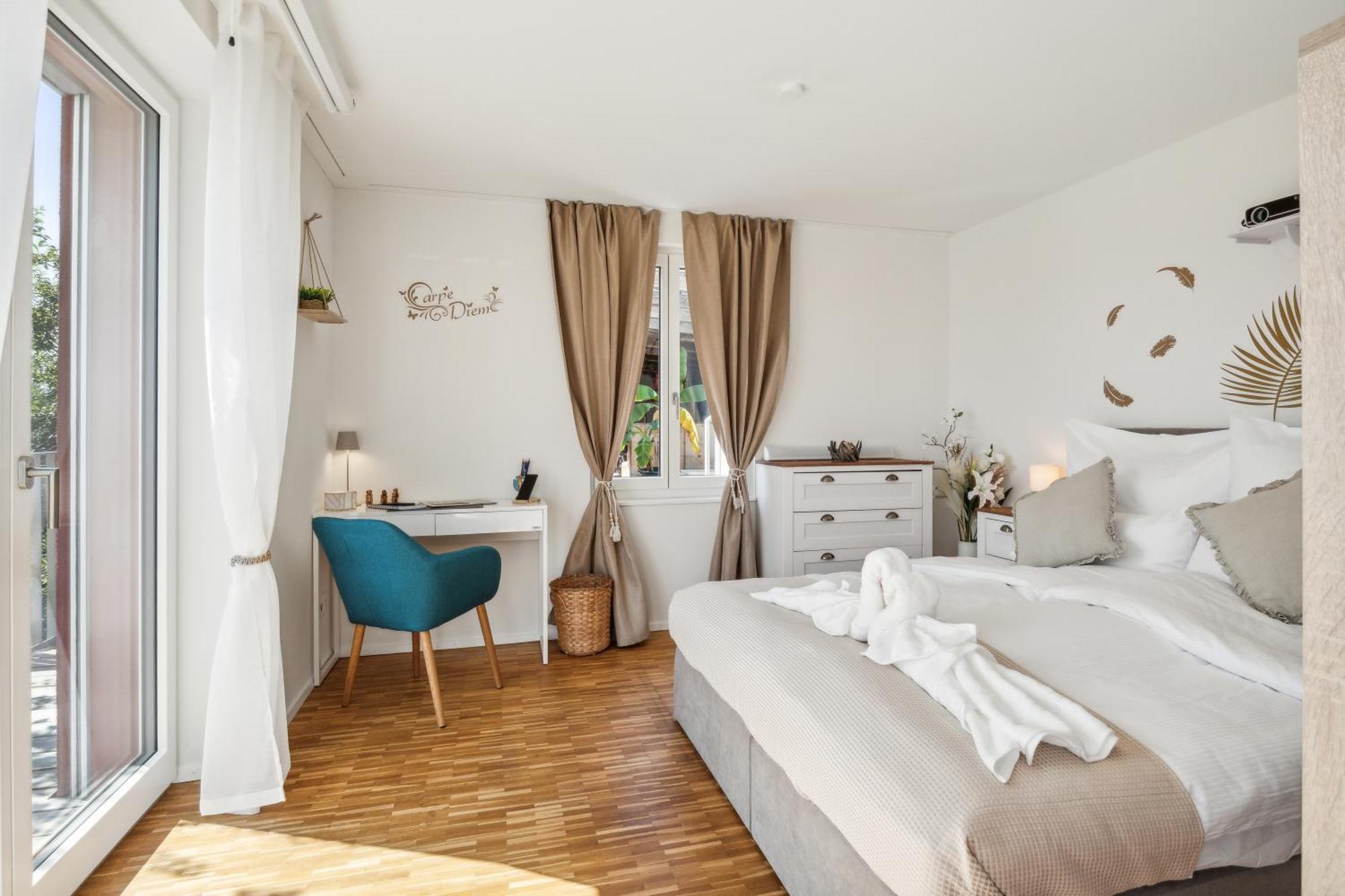 Business I Family Apartment I 1-4 Personen - Aare Blick, Nahe Altstadt I Beamer - 99" Leinwand I Terrassen Lounge Und Parkplatz Brugg  Luaran gambar